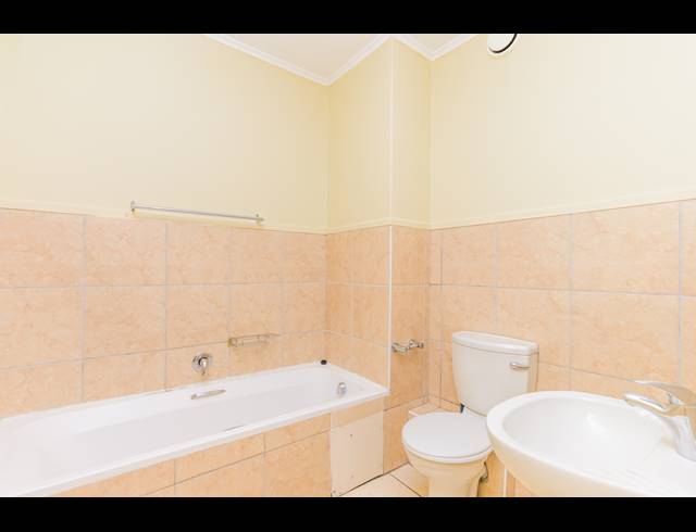2 BEDROOM APARTMENT FOR SALE IN UMHLANGA RIDGE